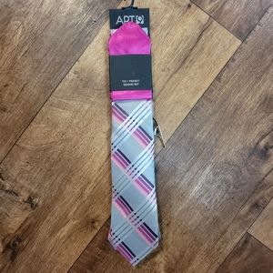 Apt. 9 Pink Plaid Tie and Pocket Square NWT